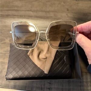 BRAND NEW🆕 💯Authentic- Bottega Veneta Oversized Squared Sunglasses